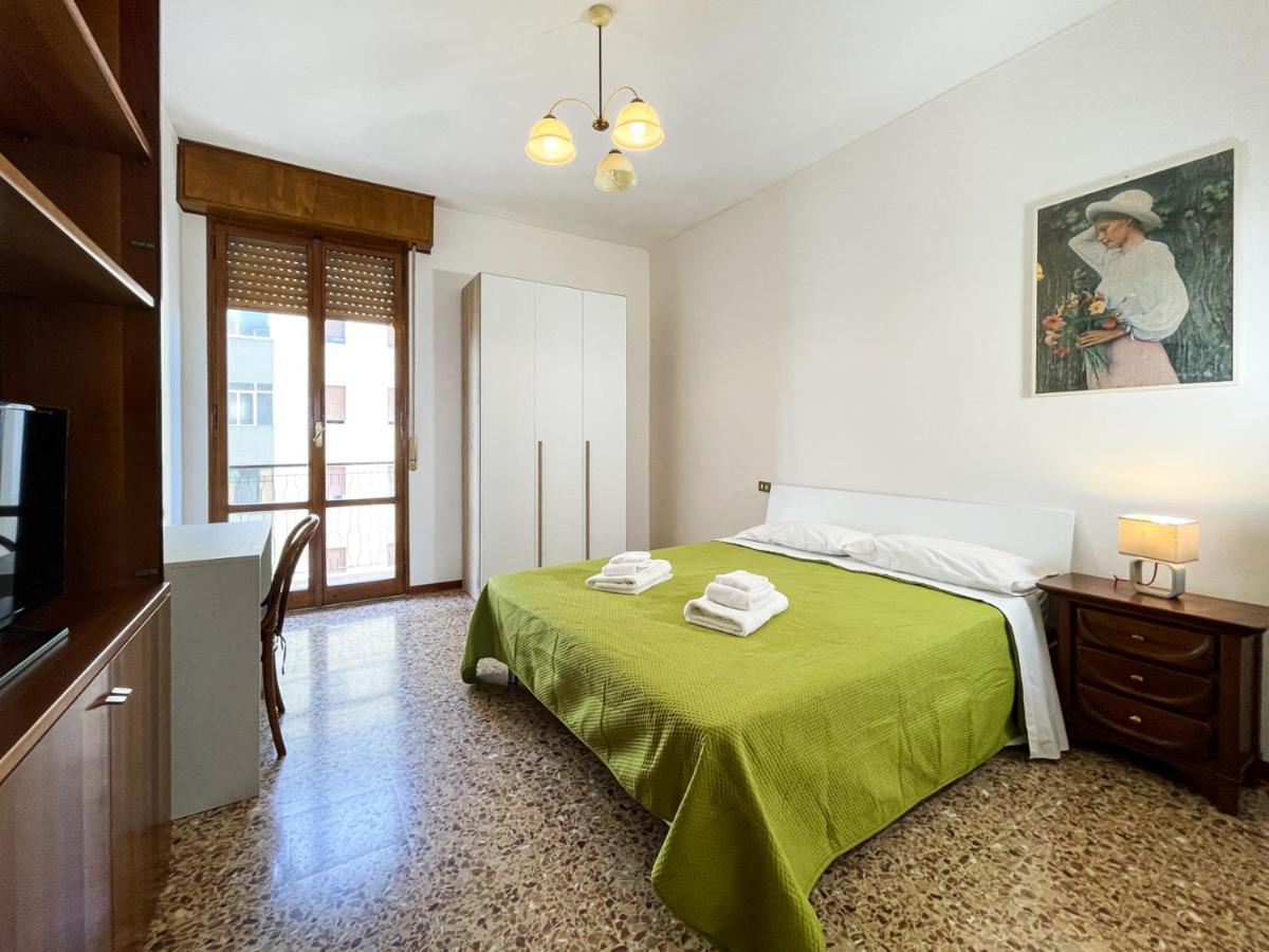 Casa Gramsci - Affitti Brevi Italia Hotel Modena Bagian luar foto