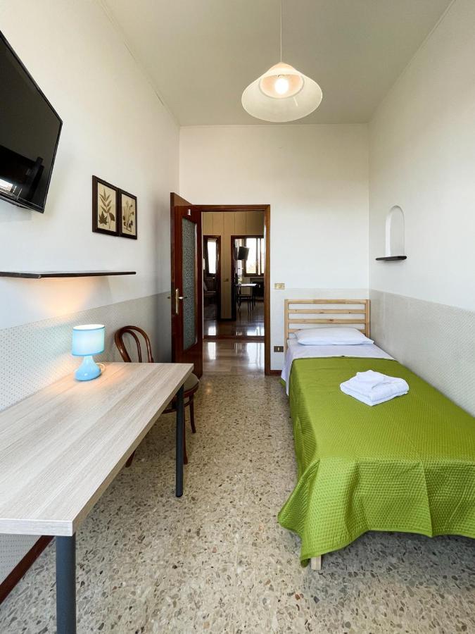 Casa Gramsci - Affitti Brevi Italia Hotel Modena Bagian luar foto